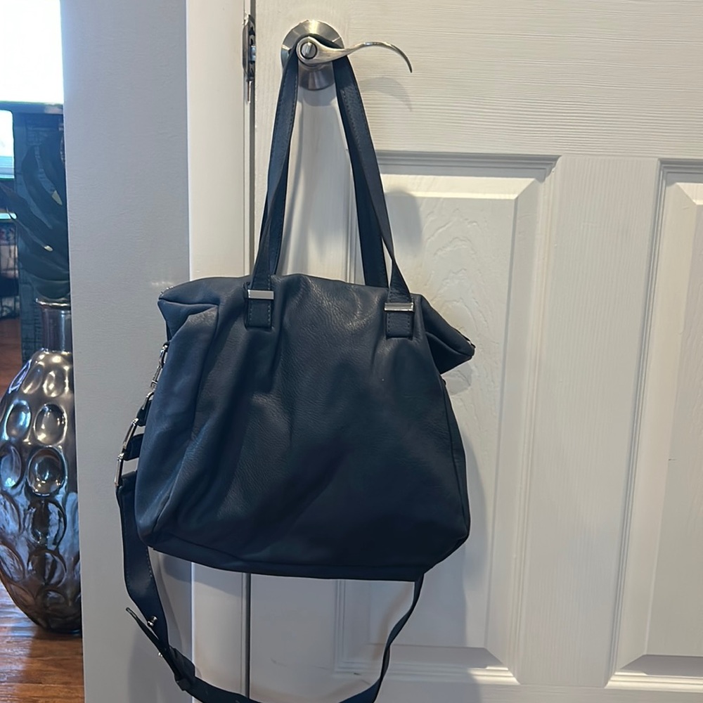 Blue shoulder purse.